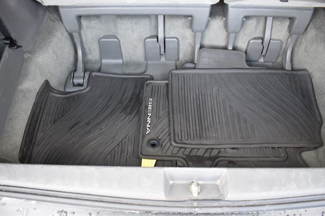 2015 Toyota Sienna 5dr 8-Passenger Van LE FWD - 22919804 - 26