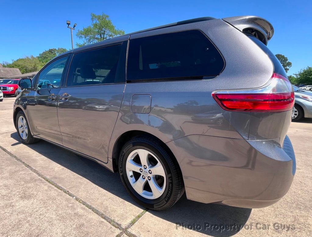 2015 Toyota Sienna 5dr 8-Passenger Van LE FWD - 22377601 - 9