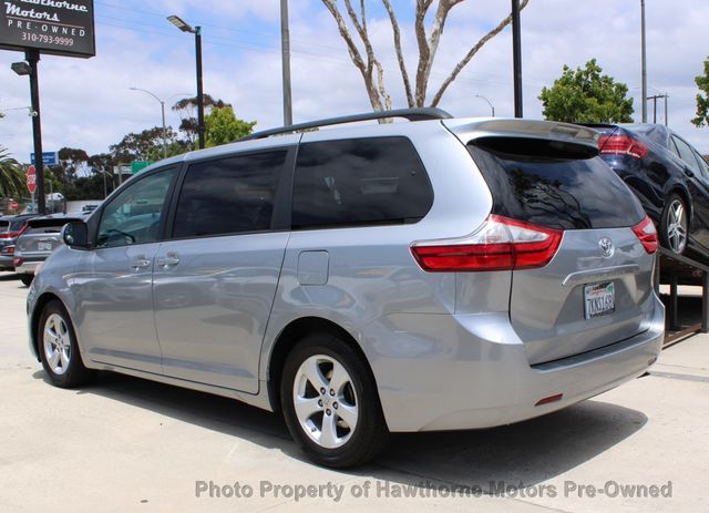 2015 Toyota Sienna LE V6 7-Passenger Access Seat's photo