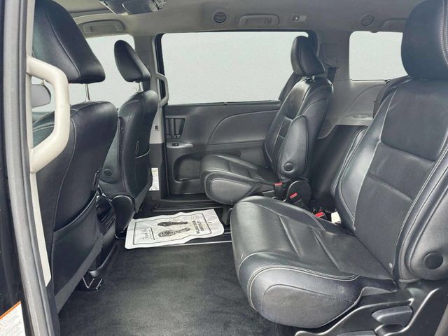 2015 Toyota Sienna 5dr 8-Passenger Van SE FWD - 23022356 - 10