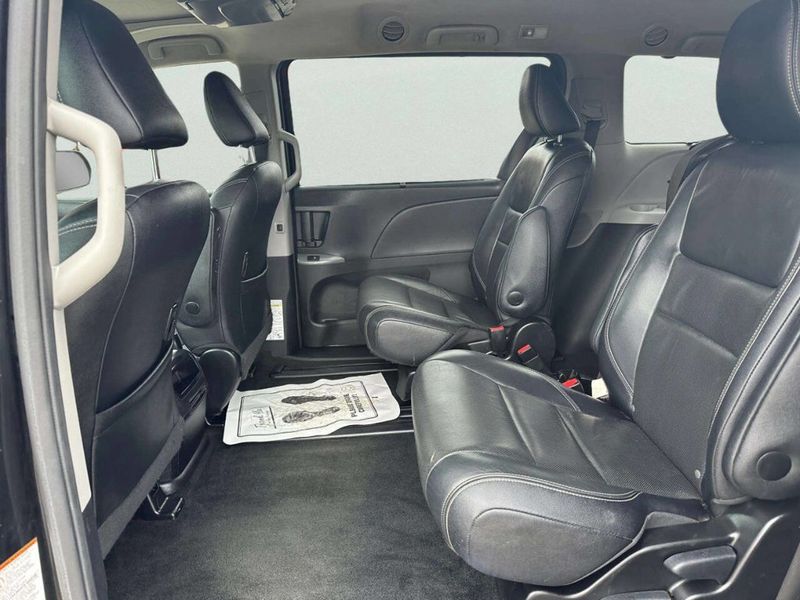 2015 Toyota Sienna 5dr 8-Passenger Van SE FWD - 23022356 - 10