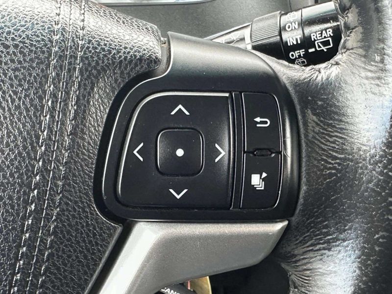 2015 Toyota Sienna 5dr 8-Passenger Van SE FWD - 23022356 - 27