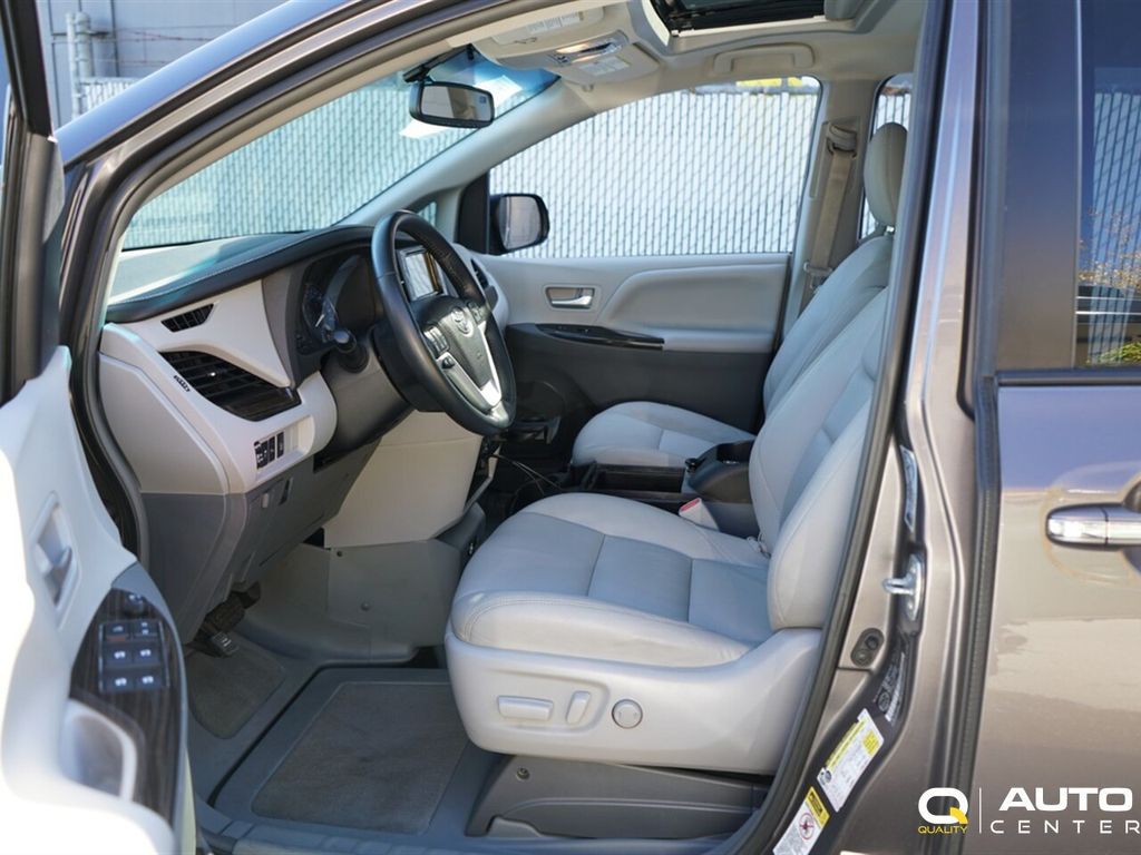 2015 Toyota Sienna 5dr 8-Passenger Van XLE FWD - 22906203 - 12