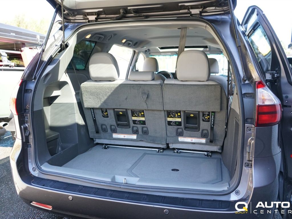 2015 Toyota Sienna 5dr 8-Passenger Van XLE FWD - 22906203 - 31