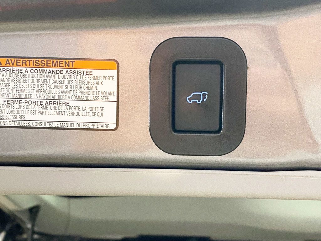 2015 Toyota Sienna 5dr 8-Passenger Van XLE FWD - 22952776 - 17