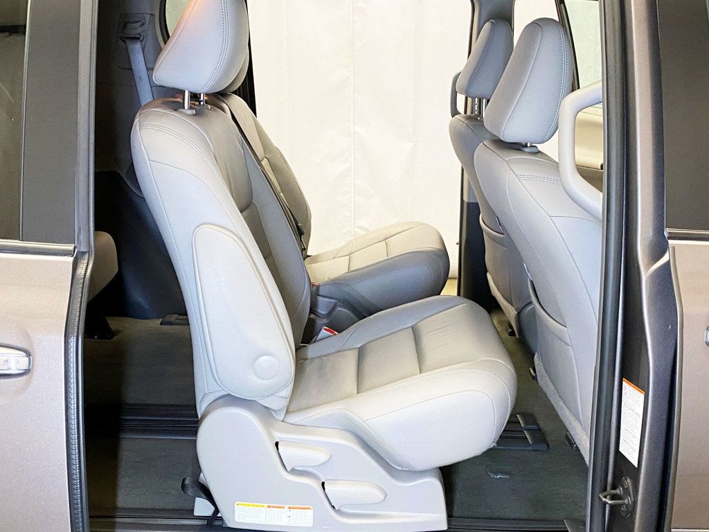 2015 Toyota Sienna 5dr 8-Passenger Van XLE FWD - 22952776 - 20