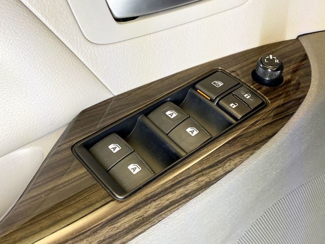 2015 Toyota Sienna 5dr 8-Passenger Van XLE FWD - 22952776 - 26