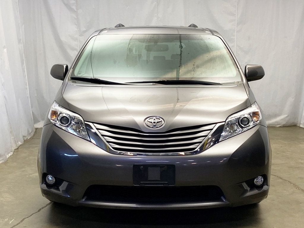 2015 Toyota Sienna 5dr 8-Passenger Van XLE FWD - 22952776 - 6