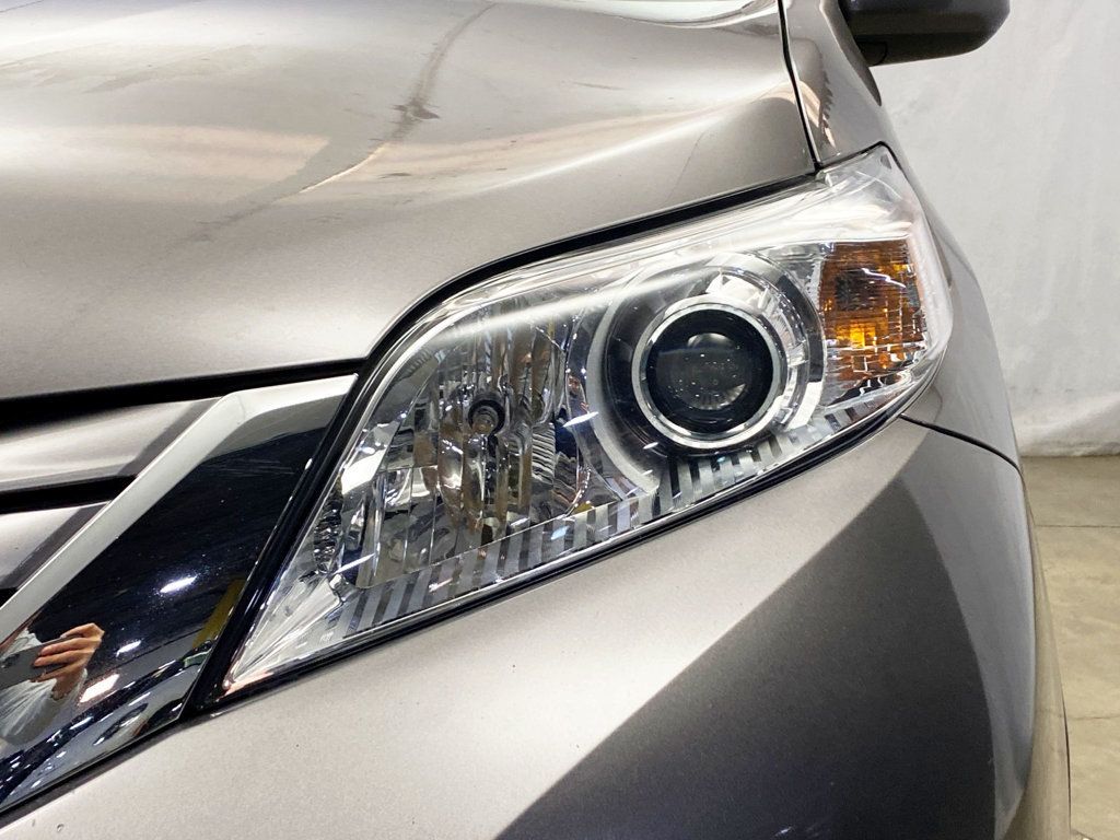 2015 Toyota Sienna 5dr 8-Passenger Van XLE FWD - 22952776 - 7