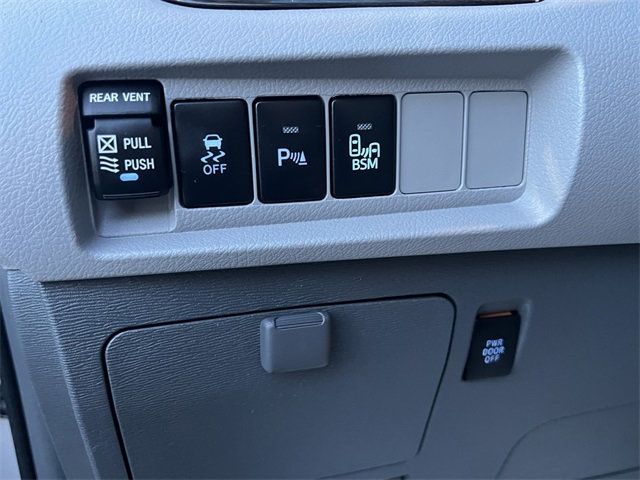 2015 Toyota Sienna 5dr 8-Passenger Van XLE FWD - 22984273 - 21