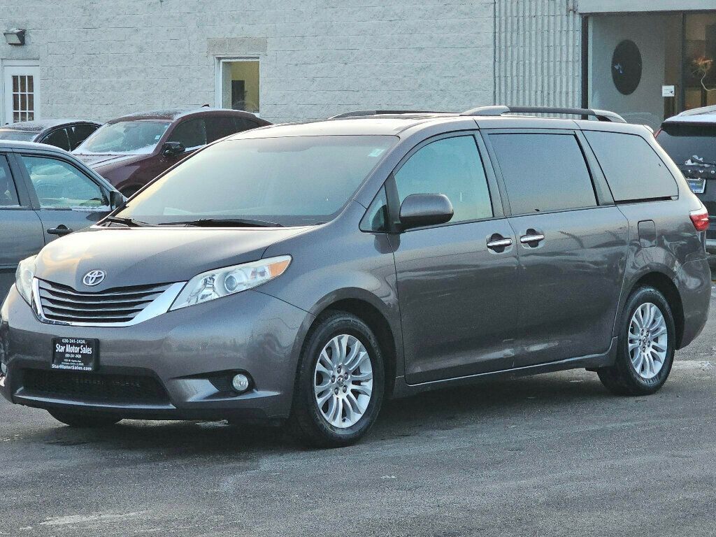 2015 Toyota Sienna 5dr 8-Passenger Van XLE FWD - 22971774 - 10