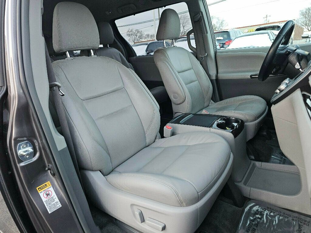 2015 Toyota Sienna 5dr 8-Passenger Van XLE FWD - 22971774 - 13