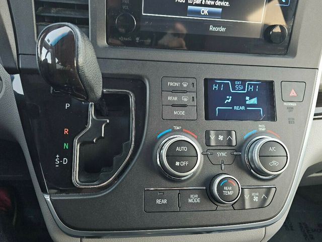 2015 Toyota Sienna 5dr 8-Passenger Van XLE FWD - 22971774 - 27
