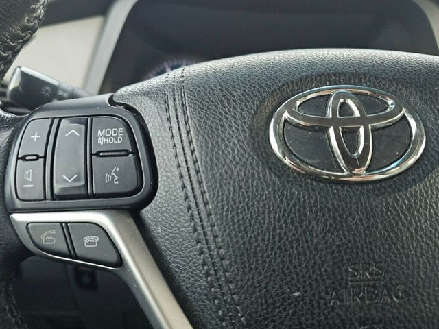 2015 Toyota Sienna 5dr 8-Passenger Van XLE FWD - 22971774 - 29