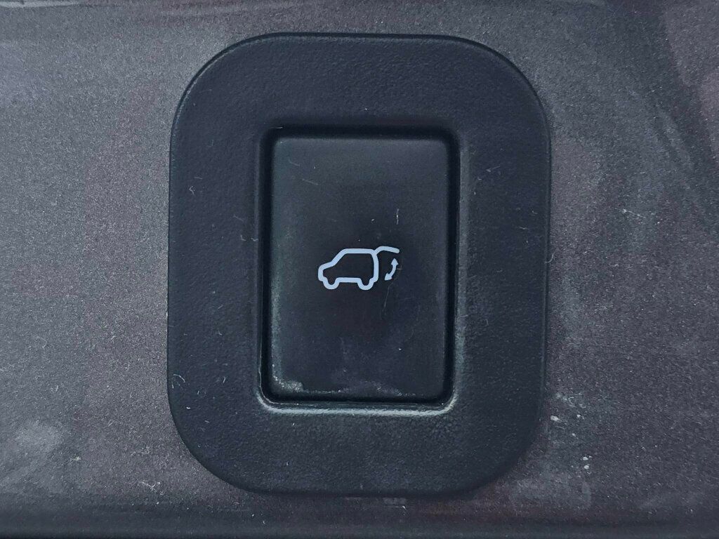 2015 Toyota Sienna 5dr 8-Passenger Van XLE FWD - 22971774 - 40