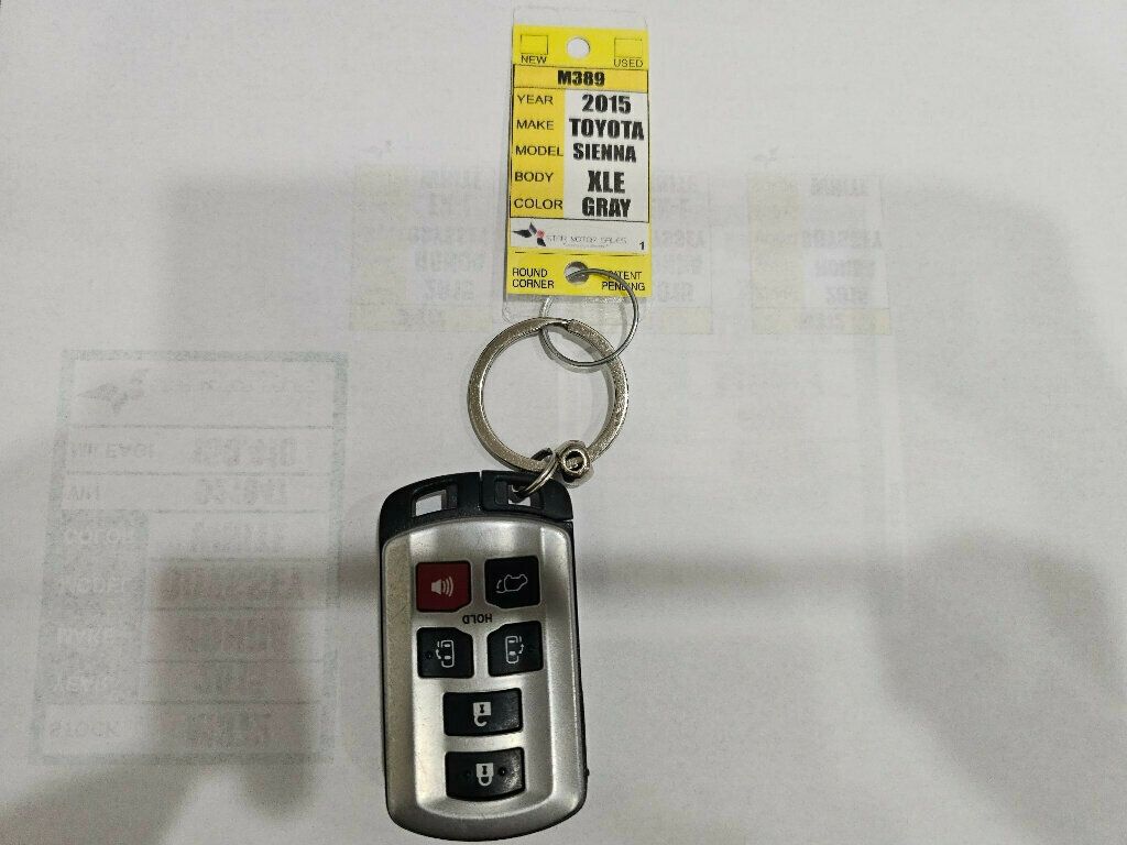 2015 Toyota Sienna 5dr 8-Passenger Van XLE FWD - 22971774 - 41