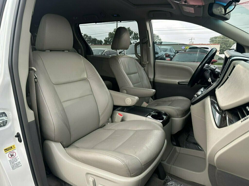 2015 Toyota Sienna 5dr 8-Passenger Van XLE FWD - 23066813 - 12