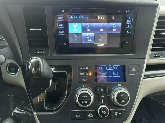 2015 Toyota Sienna 5dr 8-Passenger Van XLE FWD - 23066813 - 24