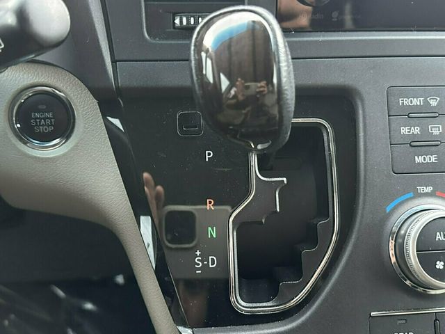 2015 Toyota Sienna 5dr 8-Passenger Van XLE FWD - 23066813 - 25