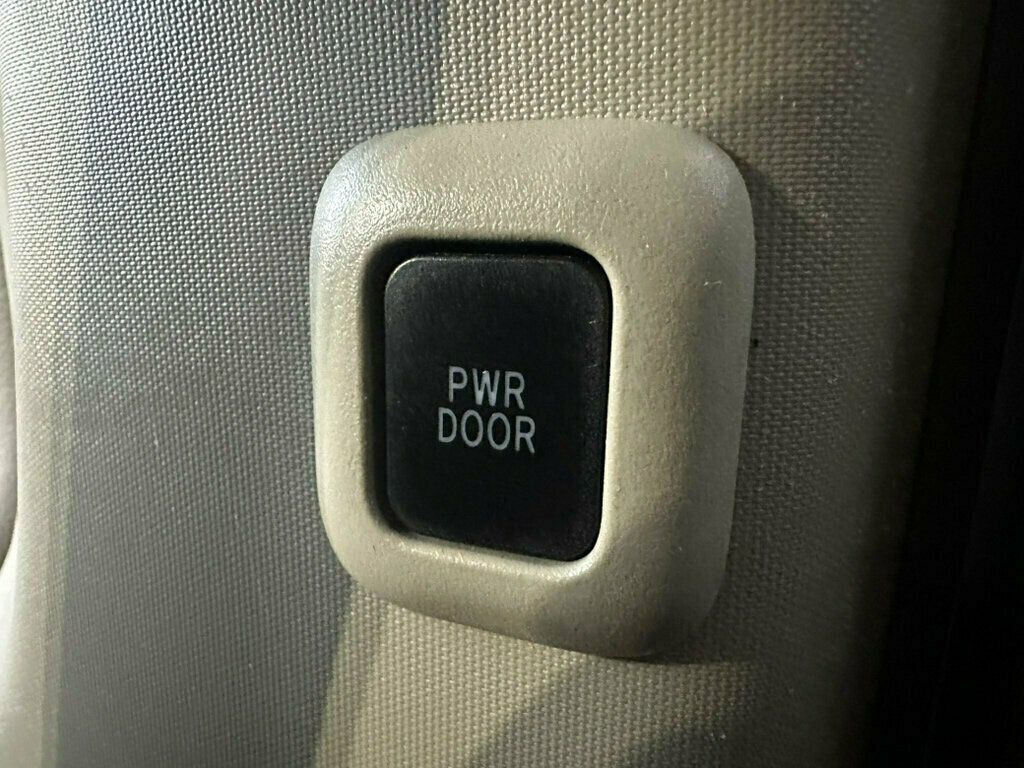 2015 Toyota Sienna 5dr 8-Passenger Van XLE FWD - 23066813 - 30