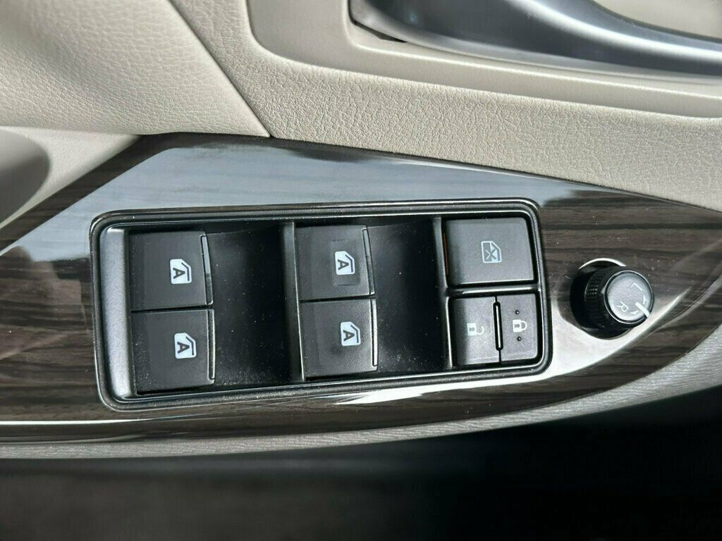 2015 Toyota Sienna 5dr 8-Passenger Van XLE FWD - 23066813 - 35