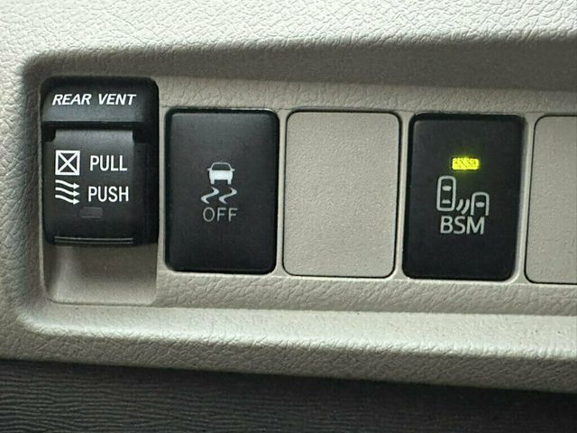 2015 Toyota Sienna 5dr 8-Passenger Van XLE FWD - 23066813 - 37