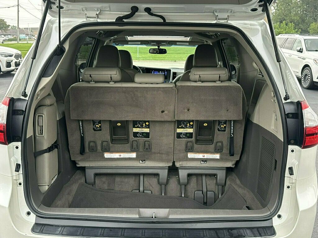 2015 Toyota Sienna 5dr 8-Passenger Van XLE FWD - 23066813 - 40