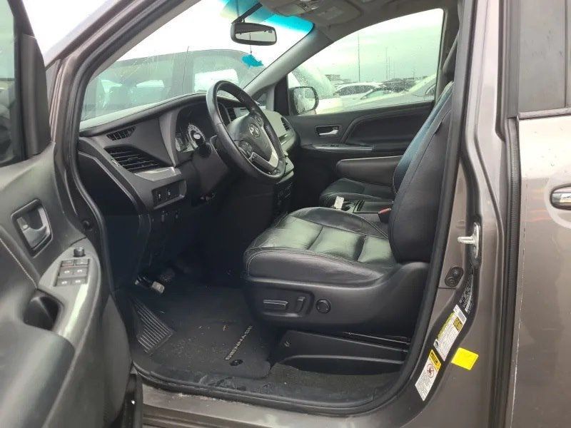 2015 Toyota Sienna 8 PASSENGER! EXTRA SEAT INSIDE TRUNK! SE TRIM LEVEL LOADED  WOW - 22780972 - 7