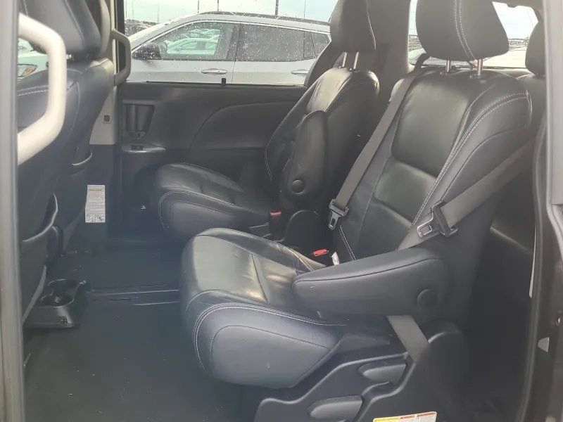 2015 Toyota Sienna 8 PASSENGER! EXTRA SEAT INSIDE TRUNK! SE TRIM LEVEL LOADED  WOW - 22780972 - 8