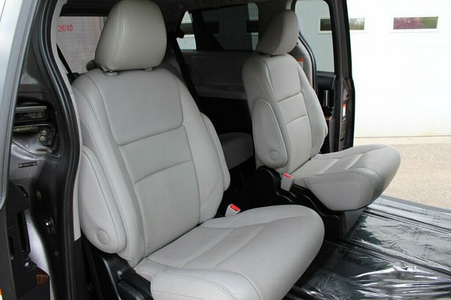 2015 Toyota Sienna AWD LIMITED PREMIUM W/ DVD PLAYER NAVIGATION, LEATHER, MOONROOF - 23012600 - 10
