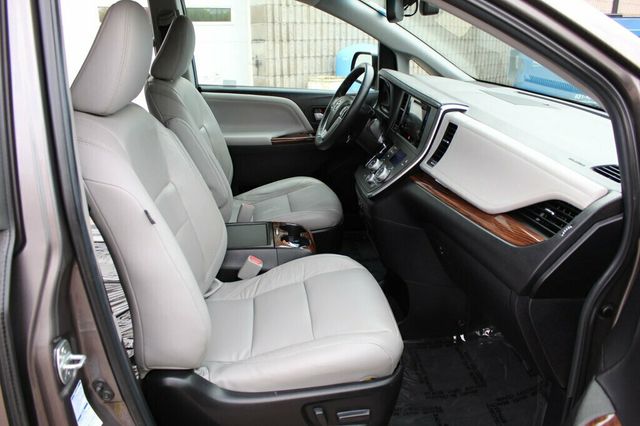 2015 Toyota Sienna AWD LIMITED PREMIUM W/ DVD PLAYER NAVIGATION, LEATHER, MOONROOF - 23012600 - 6