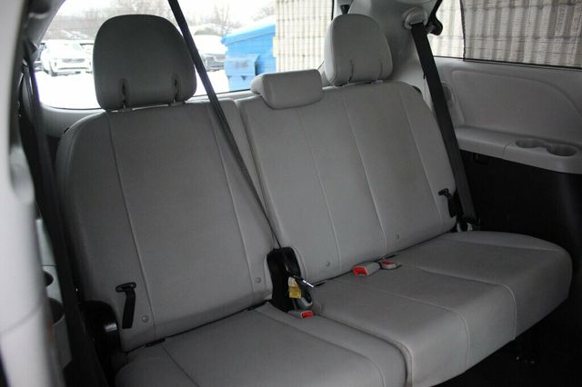 2015 Toyota Sienna AWD LIMITED PREMIUM W/ NAVIGATION, LEATHER, MOONROOF - 22965377 - 12