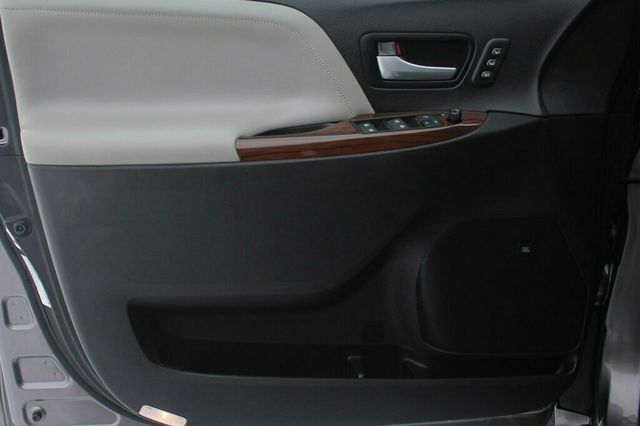 2015 Toyota Sienna AWD LIMITED PREMIUM W/ NAVIGATION, LEATHER, MOONROOF - 22965377 - 20