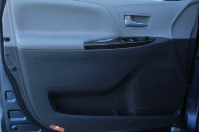 2015 Toyota Sienna AWD ONE OWNER XLE PREMIUM  - 22949919 - 21