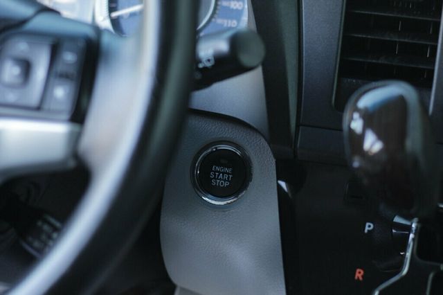 2015 Toyota Sienna AWD ONE OWNER XLE PREMIUM  - 22949919 - 31