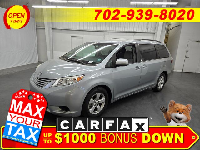 2015 Toyota Sienna LE - 22734458 - 0