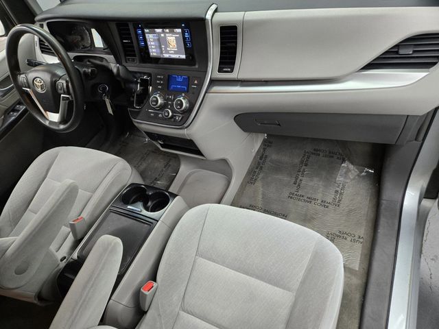 2015 Toyota Sienna LE - 22734458 - 14