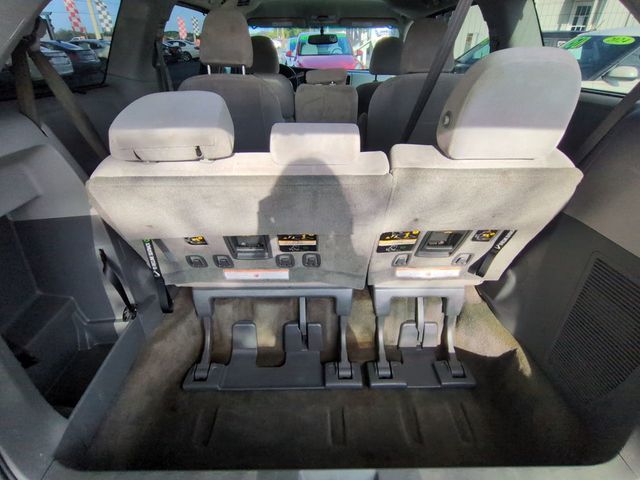 2015 Toyota Sienna LE - 22949502 - 22