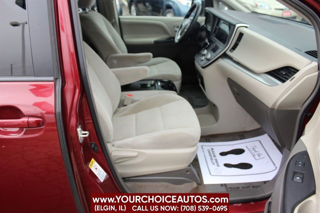 2015 Toyota Sienna LE 7 Passenger Auto Access Seat 4dr Mini Van - 22210254 - 16