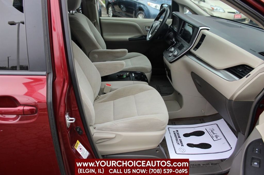 2015 Toyota Sienna LE 7 Passenger Auto Access Seat 4dr Mini Van - 22210254 - 17