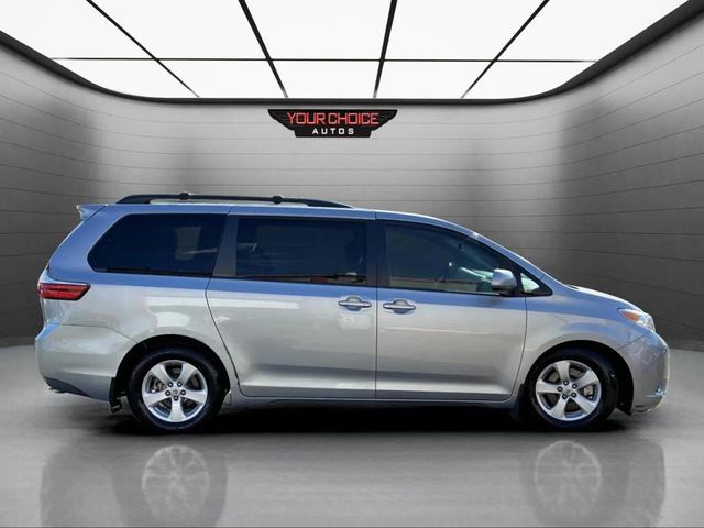 2015 Toyota Sienna LE 8 Passenger 4dr Mini Van - 22940954 - 10