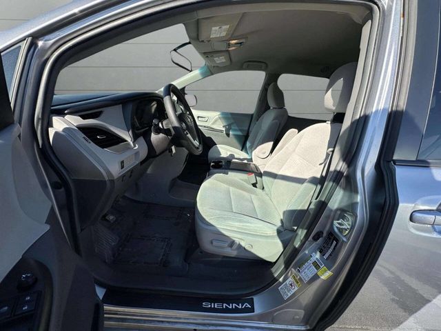 2015 Toyota Sienna LE 8 Passenger 4dr Mini Van - 22940954 - 15