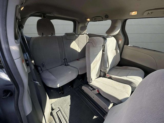 2015 Toyota Sienna LE 8 Passenger 4dr Mini Van - 22940954 - 29