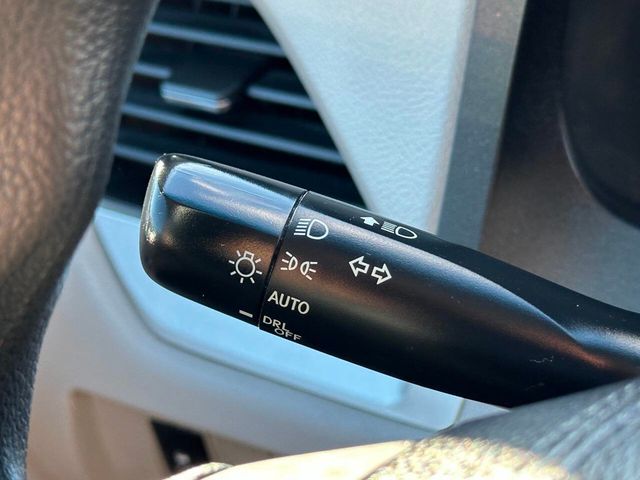 2015 Toyota Sienna LE 8 Passenger 4dr Mini Van - 22940954 - 39