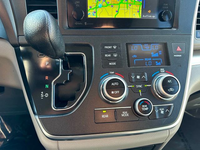 2015 Toyota Sienna LE 8 Passenger 4dr Mini Van - 22940954 - 47