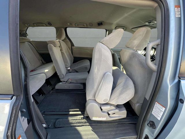 2015 Toyota Sienna LE 8 Passenger 4dr Mini Van - 22940957 - 30