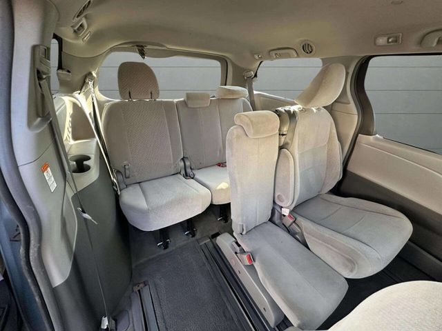 2015 Toyota Sienna LE 8 Passenger 4dr Mini Van - 22940957 - 31