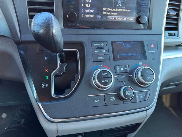 2015 Toyota Sienna LE 8 Passenger 4dr Mini Van - 22940957 - 50