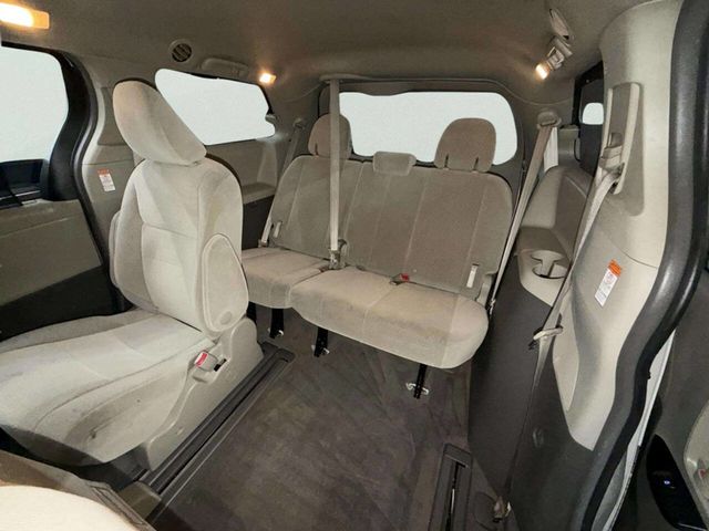 2015 Toyota Sienna LE 8 Passenger 4dr Mini Van - 22988608 - 21