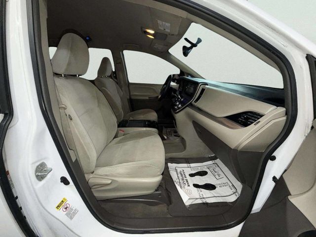 2015 Toyota Sienna LE 8 Passenger 4dr Mini Van - 22988608 - 27